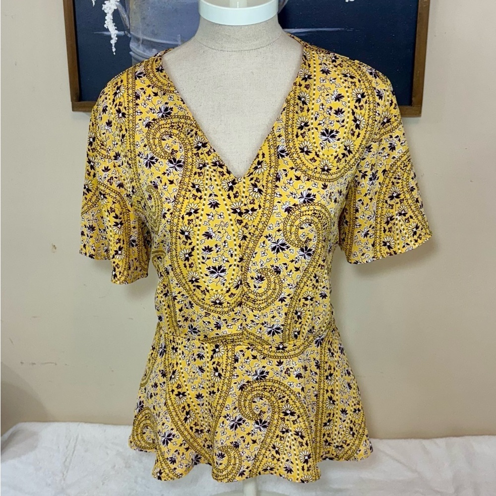 Ann Taylor Yellow Paisley Women's Top - Picture 2 of 6